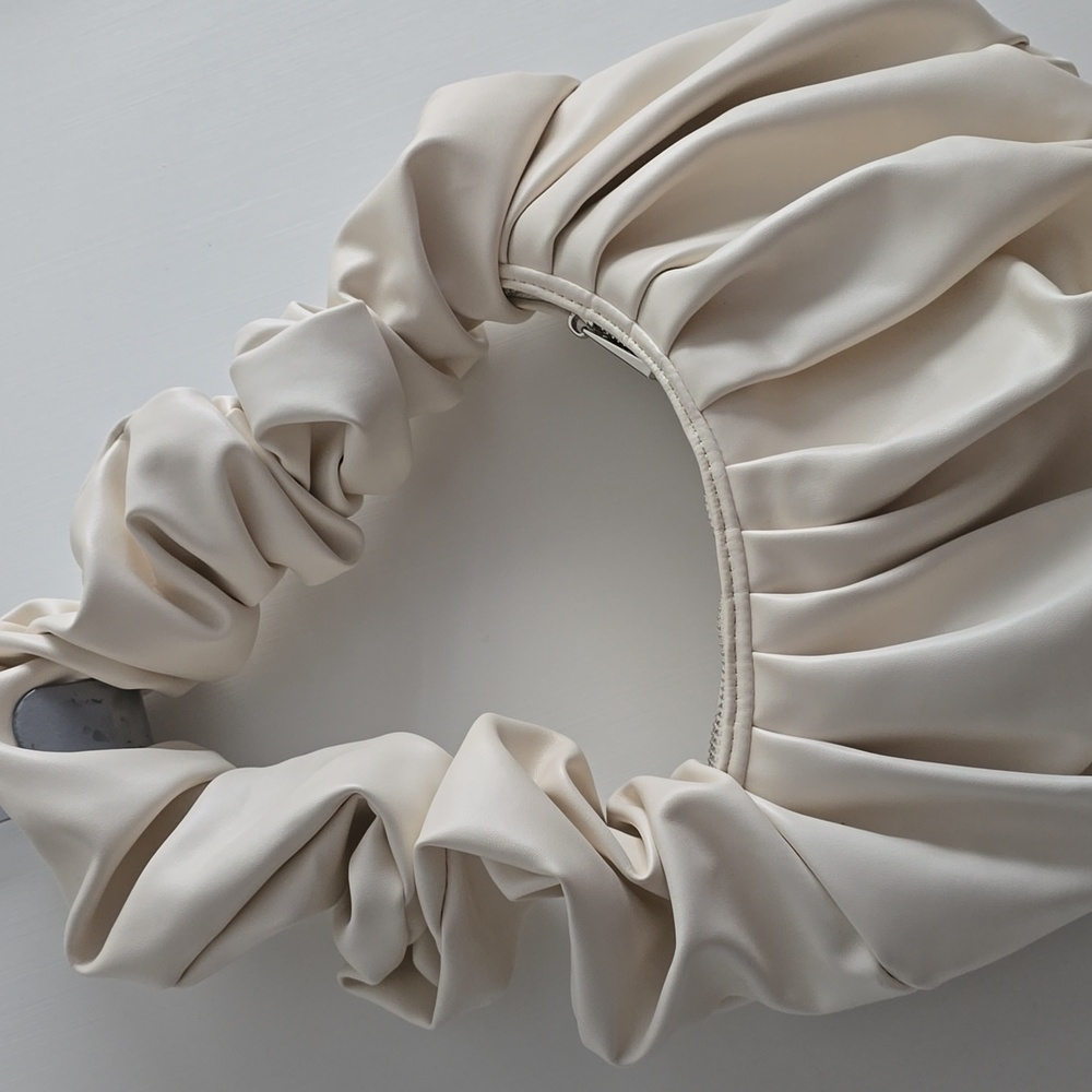 ASOS DESIGN super ruched grab clutch bag in off white| NWOT - Picture 4 of 8